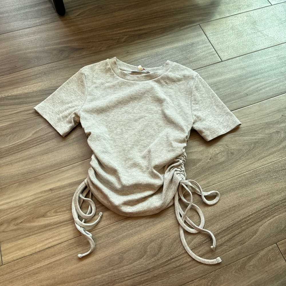 Grey crop tee